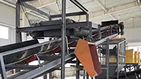 Pemisah Magnetik Overhead